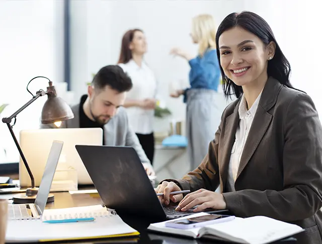 Movimientos (altas, bajas, modificaciones de salario de empleados) ante el IMSS.